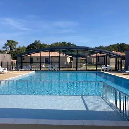 Le Colibri Au Calme - City-parc- Piscine A Partir 1 Juillet 11 Kms Ocean シャレー Saubrigues